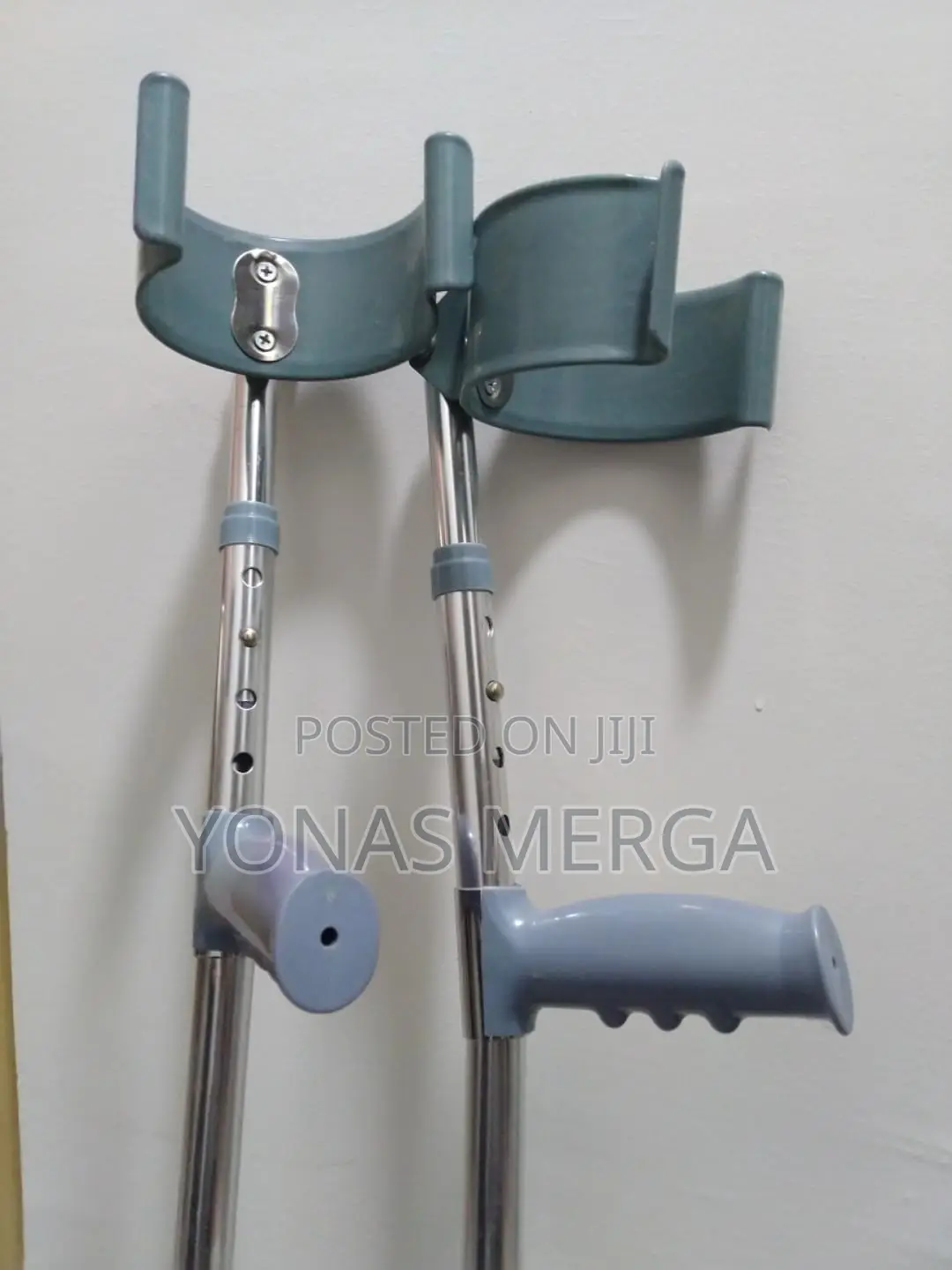 Quality Adjustable Elbow Crutches (1pair)
Crunch/Crutches