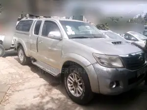 Toyota Hilux 2014 Silver
