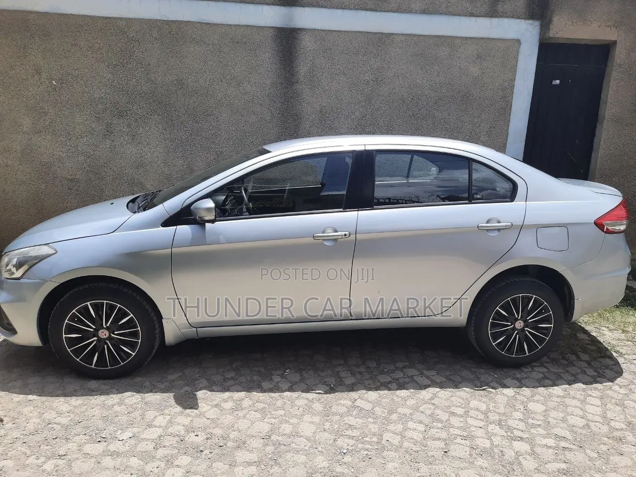 Toyota Yaris 2022 Silver