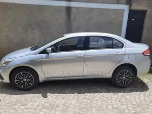 Toyota Yaris 2022 Silver