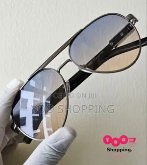 Gucci Unisex Sunglasses