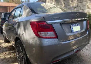 Suzuki Dzire 2022 Silver