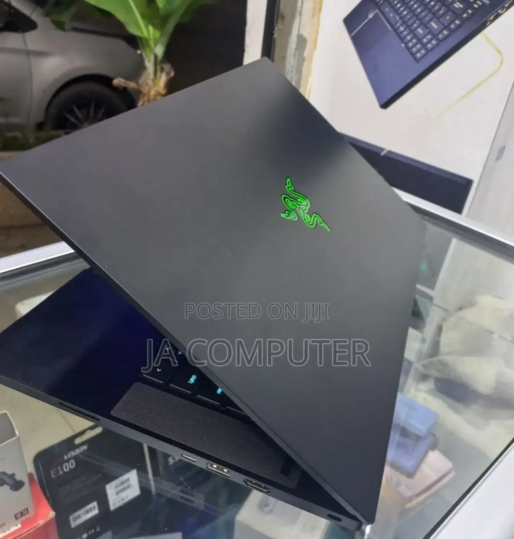 New Laptop Razer Blade 32GB Intel Core I9 SSD 1T