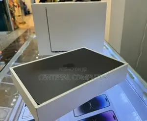 New Laptop Apple MacBook Air 2022 M2 8GB Apple M2 SSD 256GB