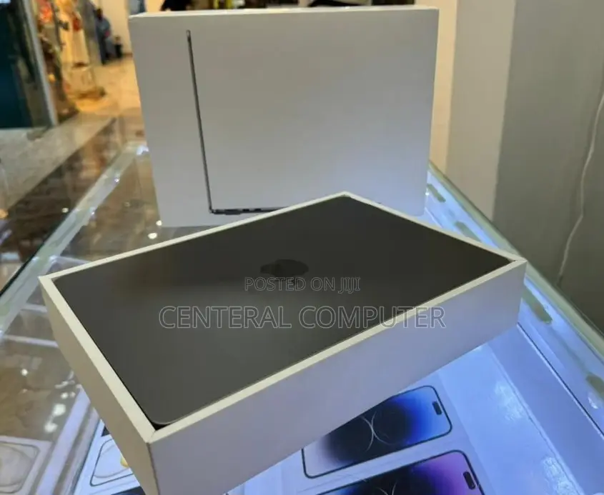 New Laptop Apple MacBook Air 2022 M2 8GB Apple M2 SSD 256GB