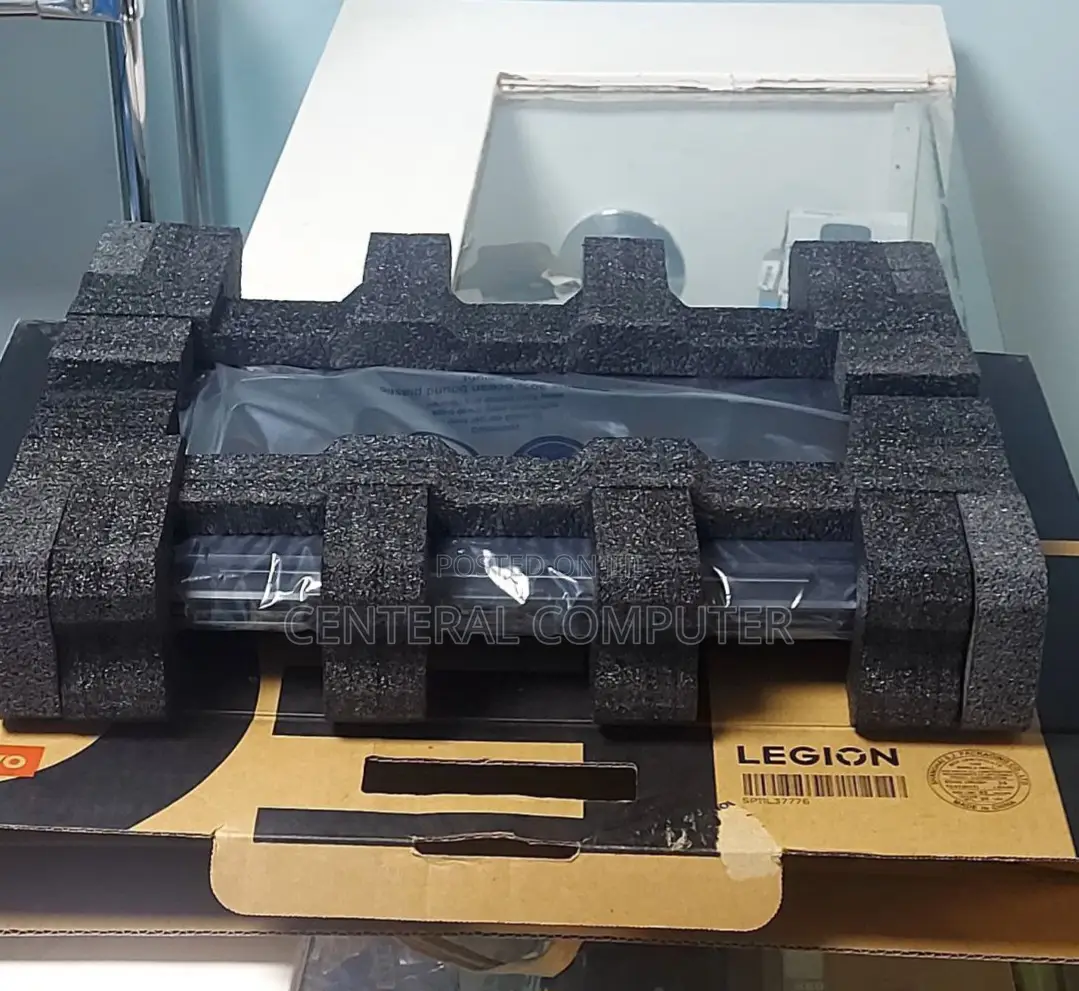 New Laptop Lenovo Legion 7 16GB Intel Core I7 SSD 1T