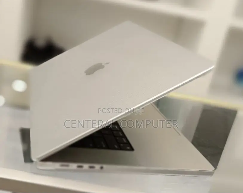 New Apple MacBook Pro 2023 M2 Max 16-Inch 16GB Apple M2 Ultra SSD 1T