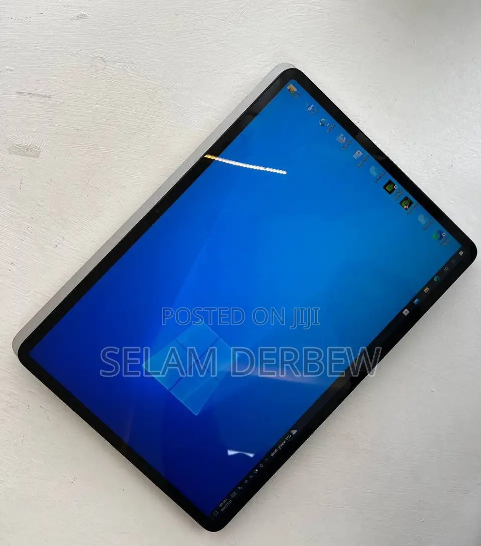 New Laptop Microsoft Surface 32GB Intel Core I7 SSD 1T
