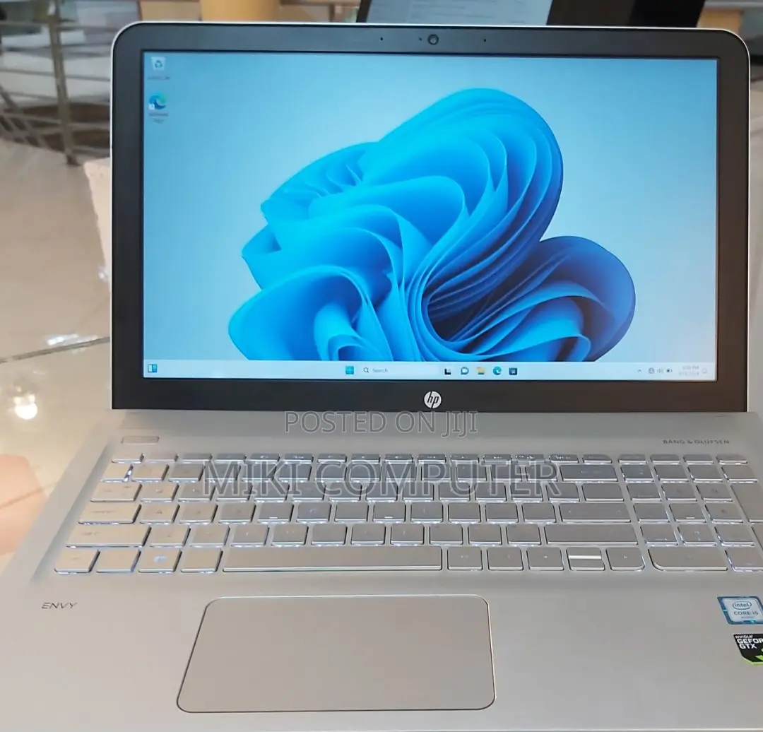 New Laptop HP Envy Pro 8GB Intel Core I5 HDD+SSD 1T