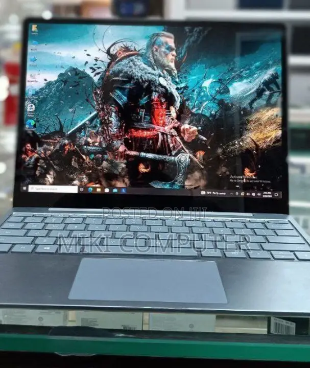 New Laptop Microsoft Surface 8GB Intel Core I5 SSD 512GB