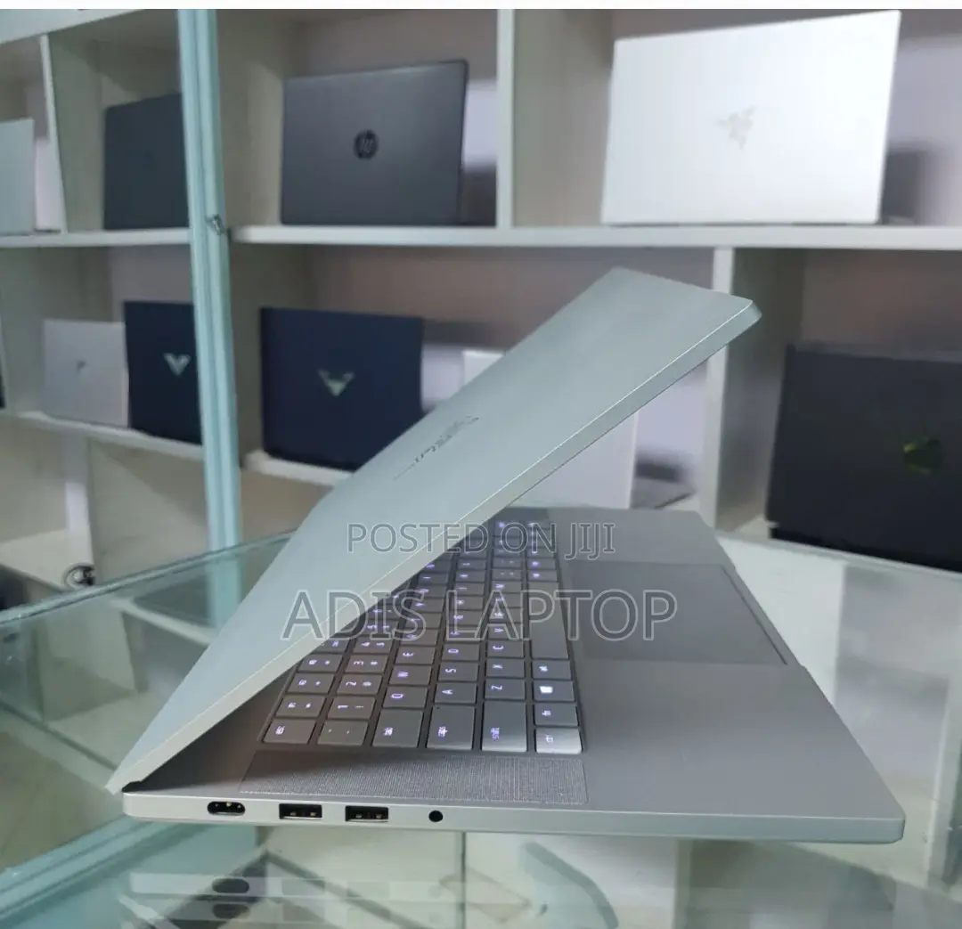 New Laptop Razer Blade 16GB Intel Core I7 SSD 512GB