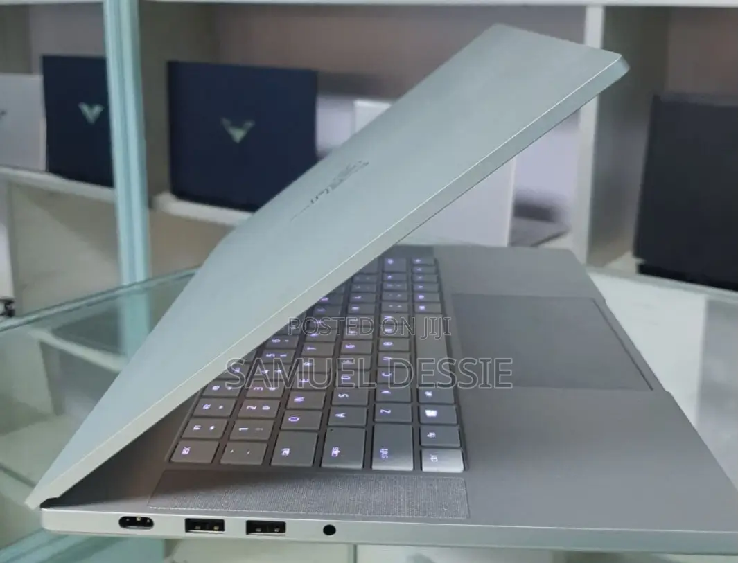 New Laptop Razer Blade 16GB Intel Core I7 SSD 512GB