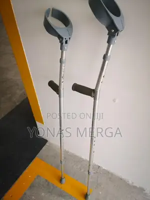 Photo - Crutches_ክራንች Stability Confidence for the User When Walking