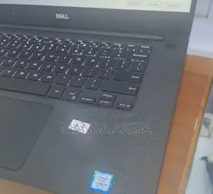 Photo - New Laptop Dell Precision 5540 16GB Intel Core I9 SSD 512GB