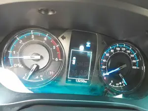 Toyota Hilux 2022 Green