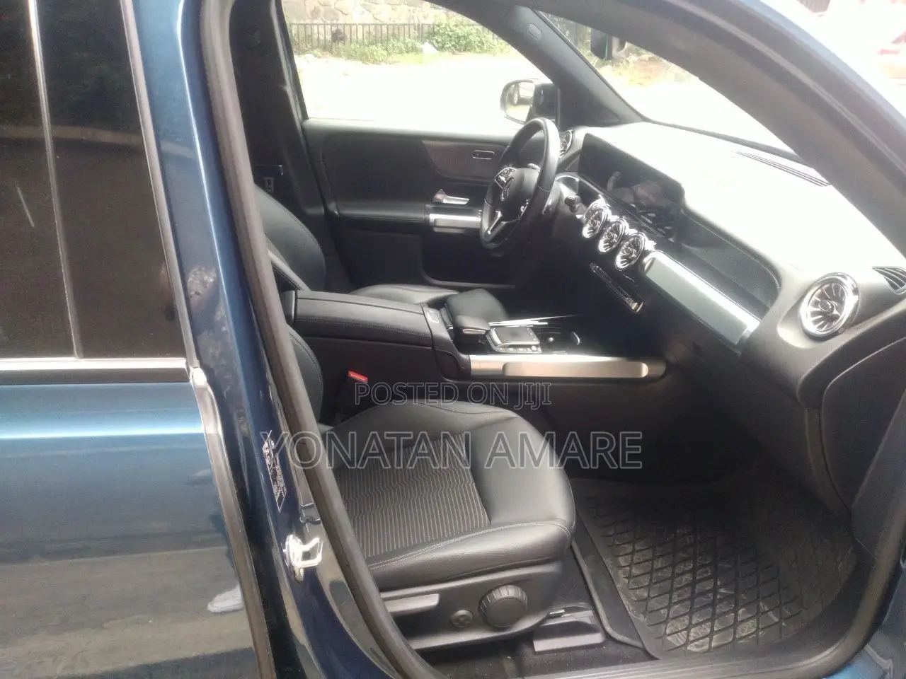 Mercedes-Benz E400 2022 Green