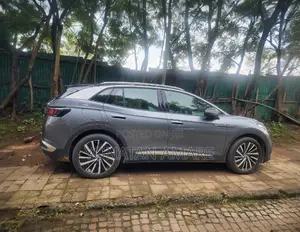 Photo - Volkswagen ID.4 2023 Gray