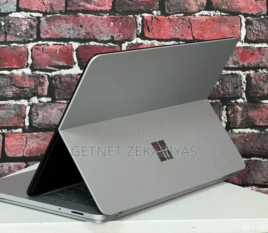 New Laptop Microsoft Surface 32GB Intel Core I7 SSD 1T