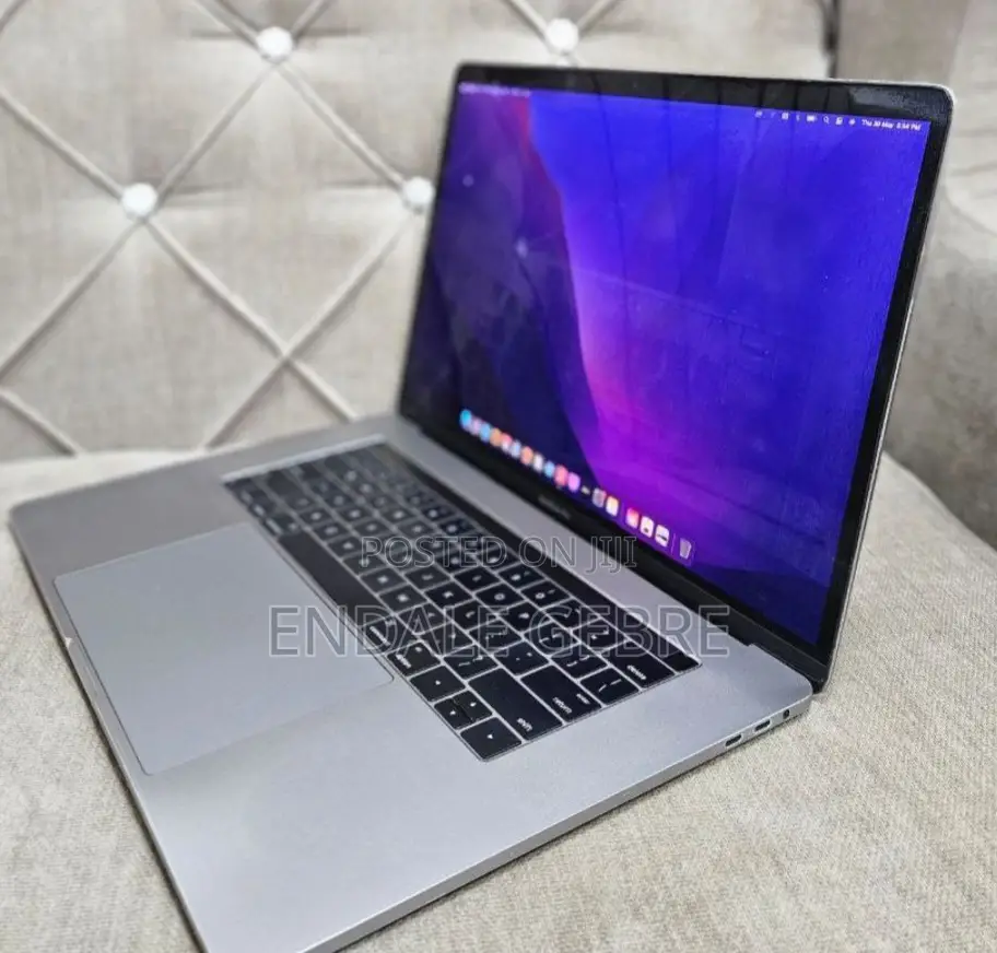New Laptop Apple MacBook Pro 2016 16GB Intel Core I7 SSD 256GB