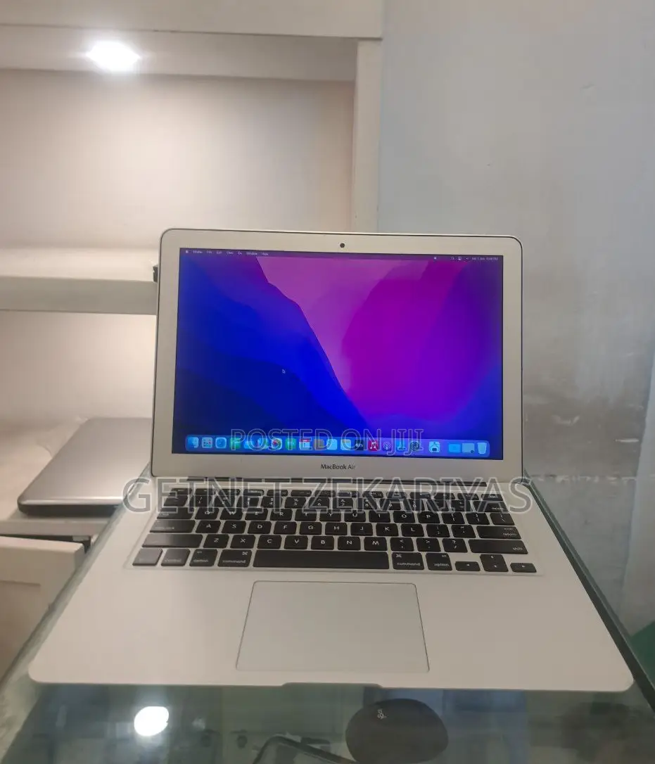 New Laptop Apple MacBook Air 2015 8GB Intel Core I5 SSD 128GB