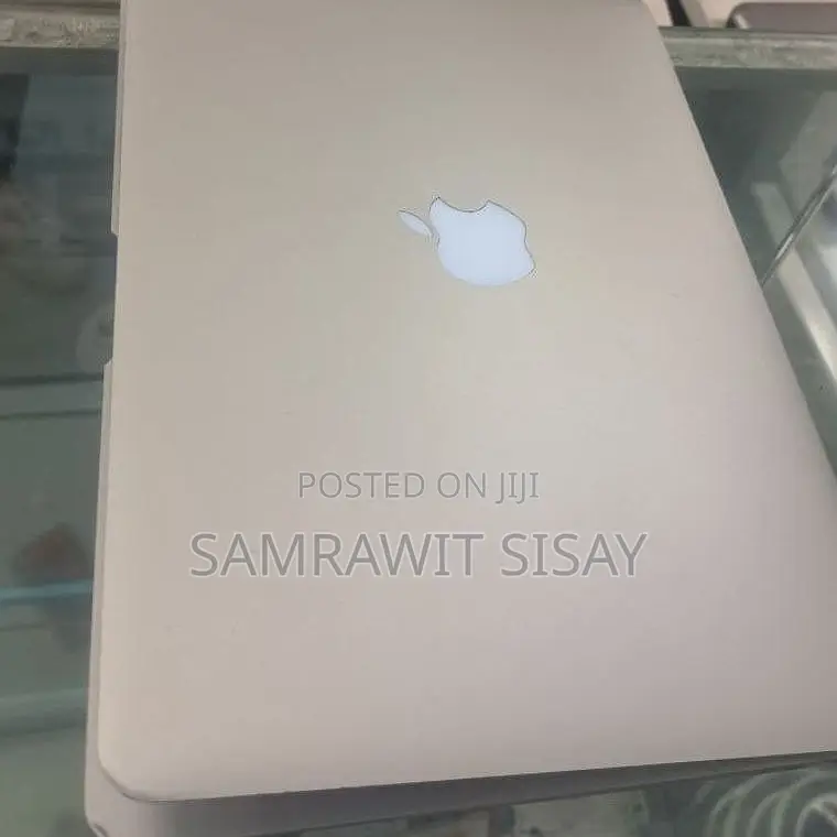 New Laptop Apple MacBook 2015 8GB Intel Core I5 SSD 128GB