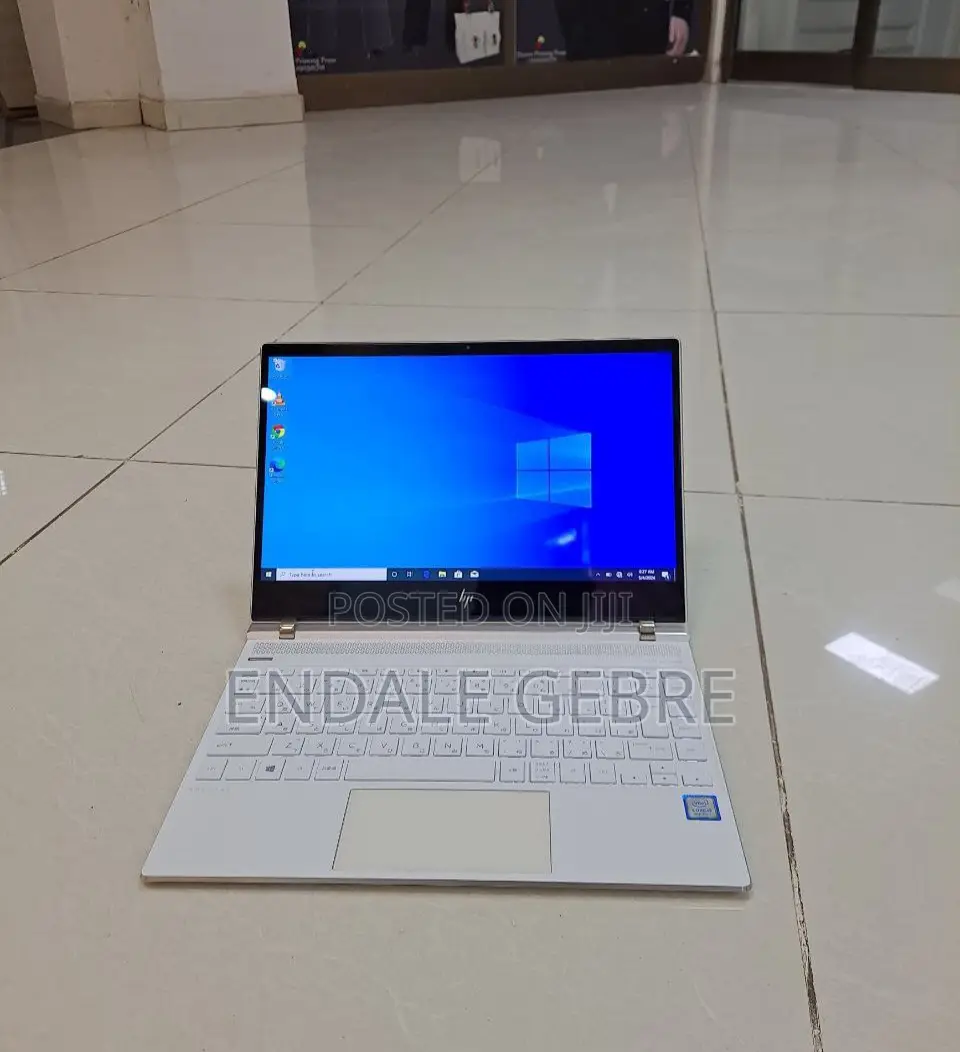 New Laptop HP Spectre 8GB Intel Core I5 SSD 512GB