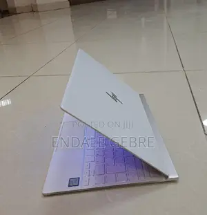 New Laptop HP Spectre 8GB Intel Core I5 SSD 512GB