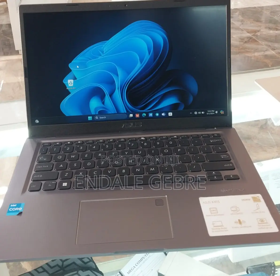 New Laptop Asus VivoBook 15 X505BA 4GB Intel Core I3 SSD 128GB