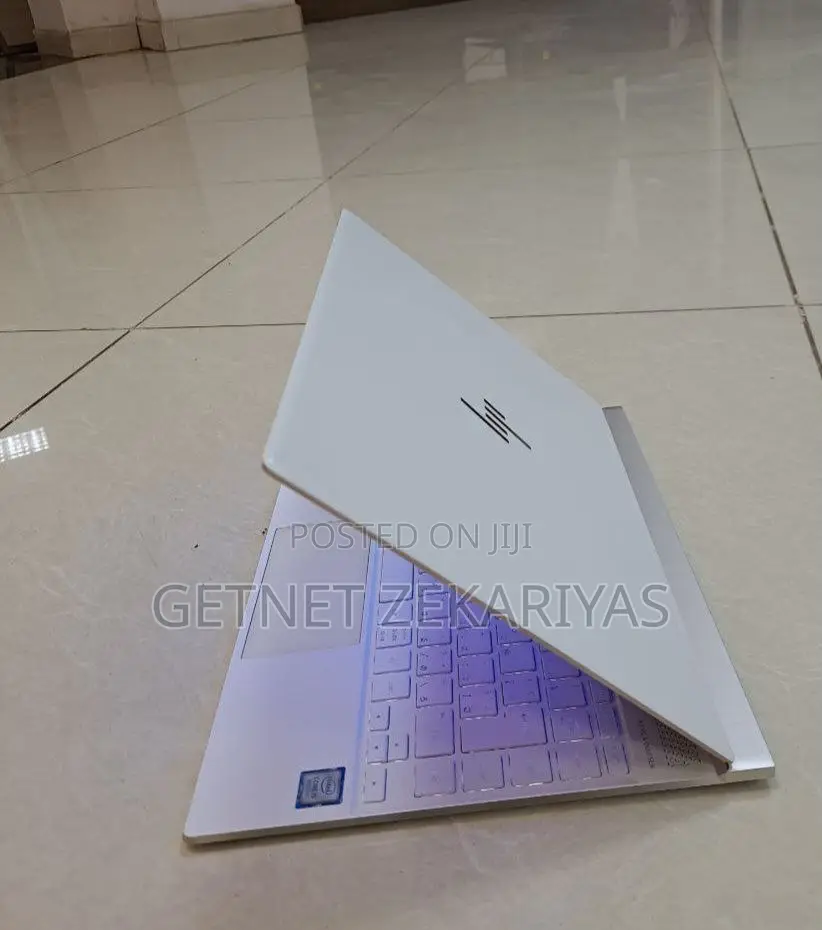 New Laptop HP Spectre 8GB Intel Core I5 SSD 512GB