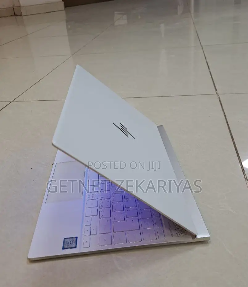 New Laptop HP Spectre 8GB Intel Core I5 SSD 512GB