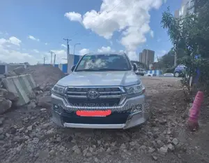 Photo - Toyota Land Cruiser 4.5 V8 GXR 2008 Silver