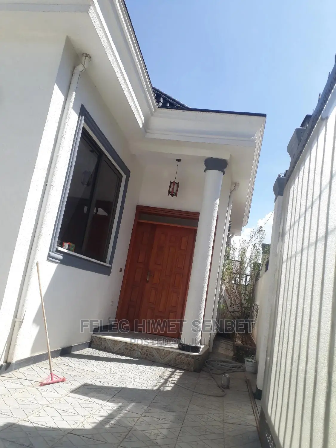 5bdrm Villa in Aa, Bole for rent