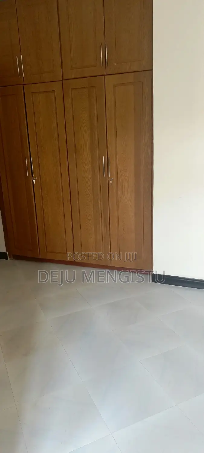 3bdrm Apartment in ሰባ ሁለት, Bole for rent