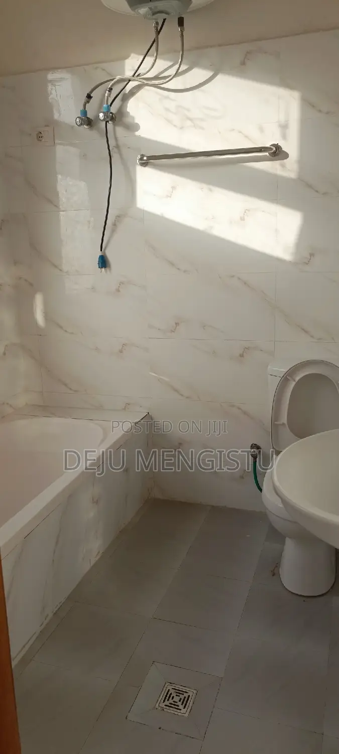3bdrm Apartment in ሰባ ሁለት, Bole for rent