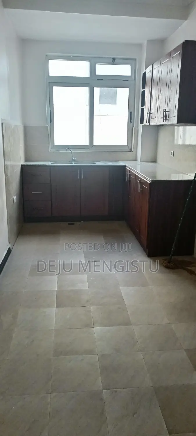 3bdrm Apartment in ሰባ ሁለት, Bole for rent