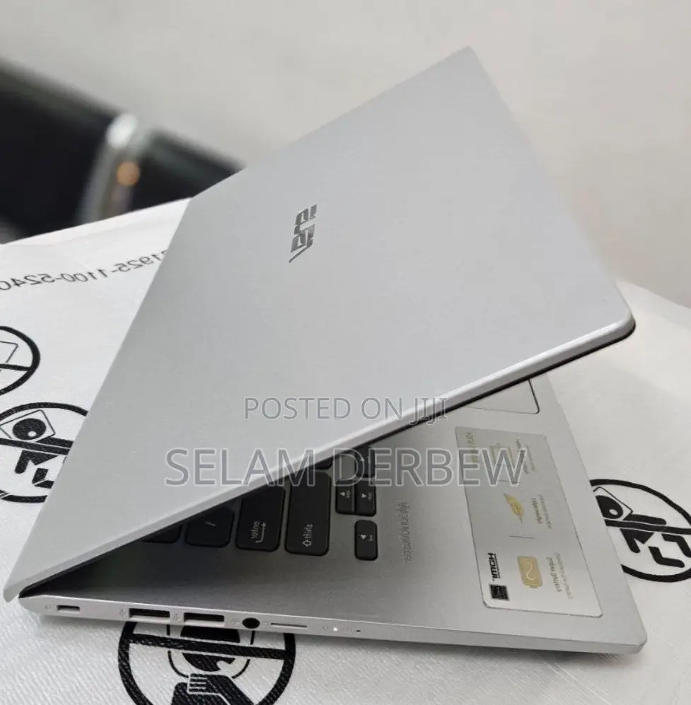 New Laptop Asus Vivobook E200HA 8GB Intel Celeron SSD 256GB