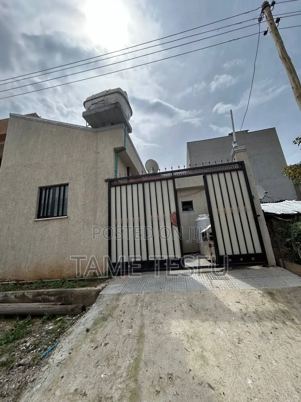 Furnished 2bdrm House in Hayat, Bole for sale