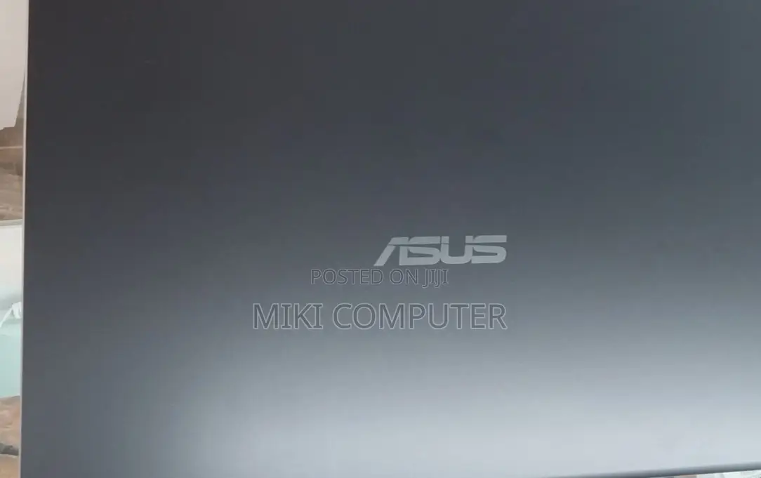 New Laptop Asus VivoBook 15 X505BA 4GB Intel Core I3 SSD 128GB