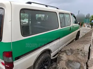 Toyota HiAce 2007 White