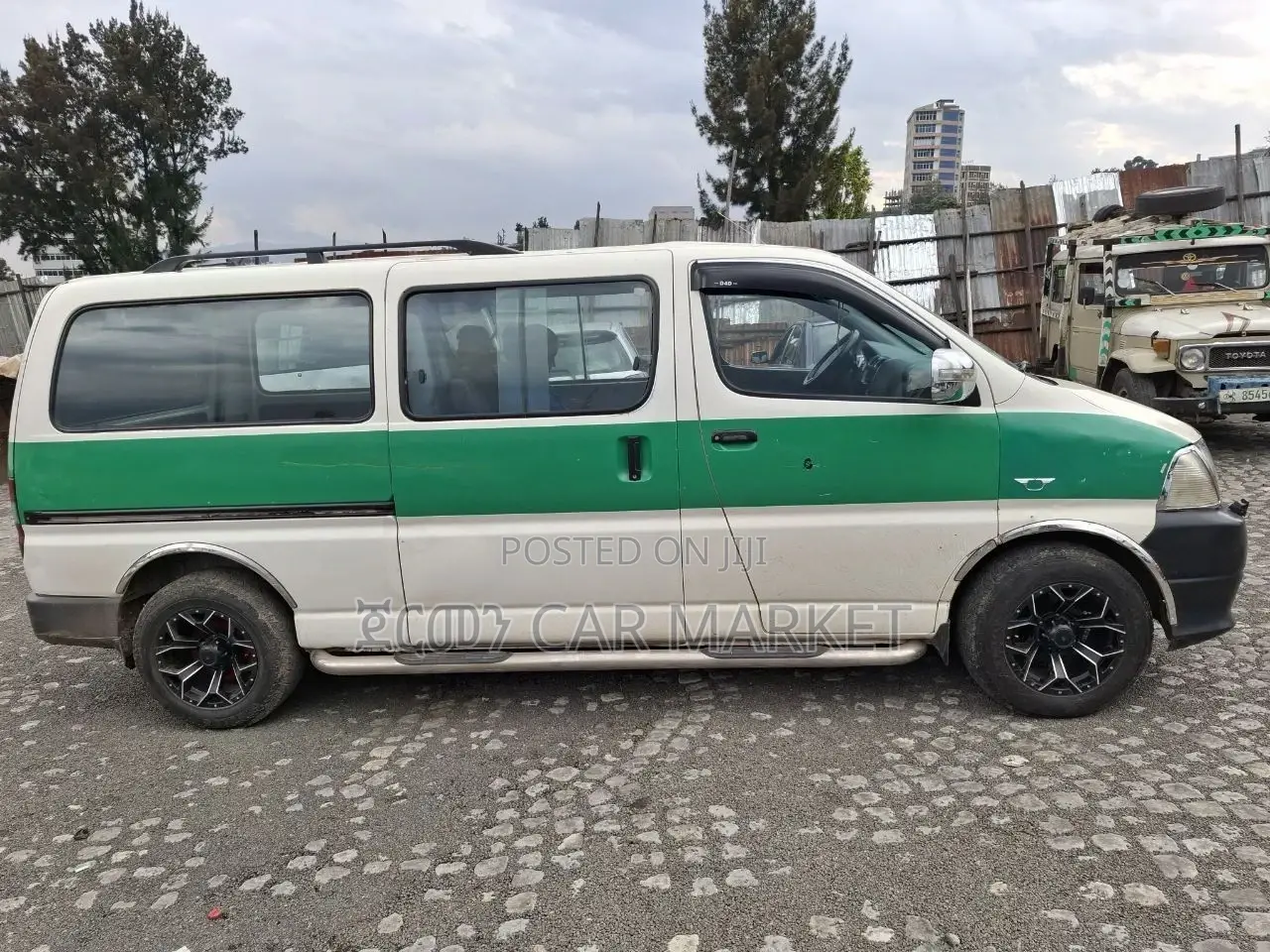 Toyota HiAce 2007 White