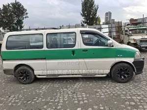 Toyota HiAce 2007 White