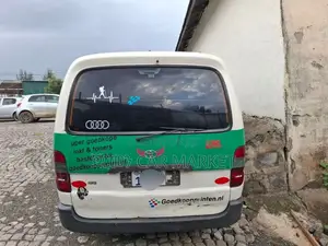 Toyota HiAce 2007 White