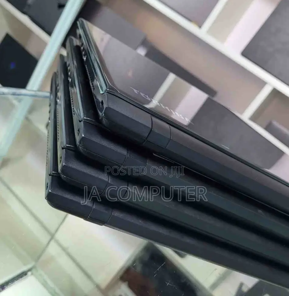 New Laptop Toshiba Satellite C55 8GB Intel Core I5 HDD 500GB