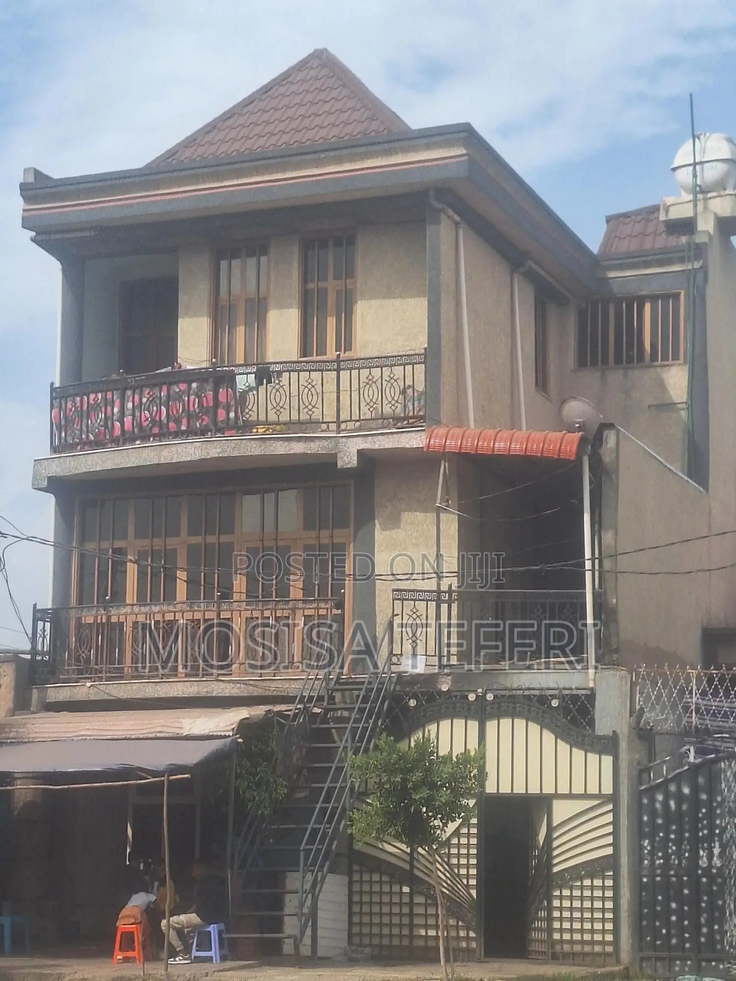 Furnished 10bdrm Apartment in East Shewa for sale