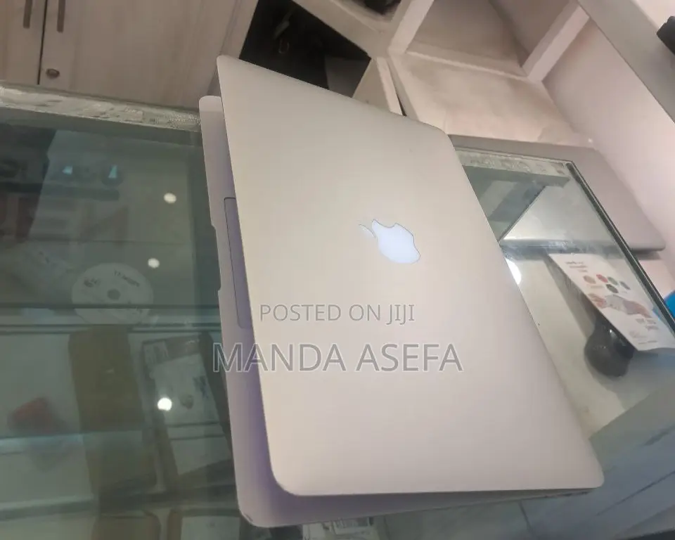 New Laptop Apple MacBook Air 2015 8GB Intel Core I5 SSD 128GB