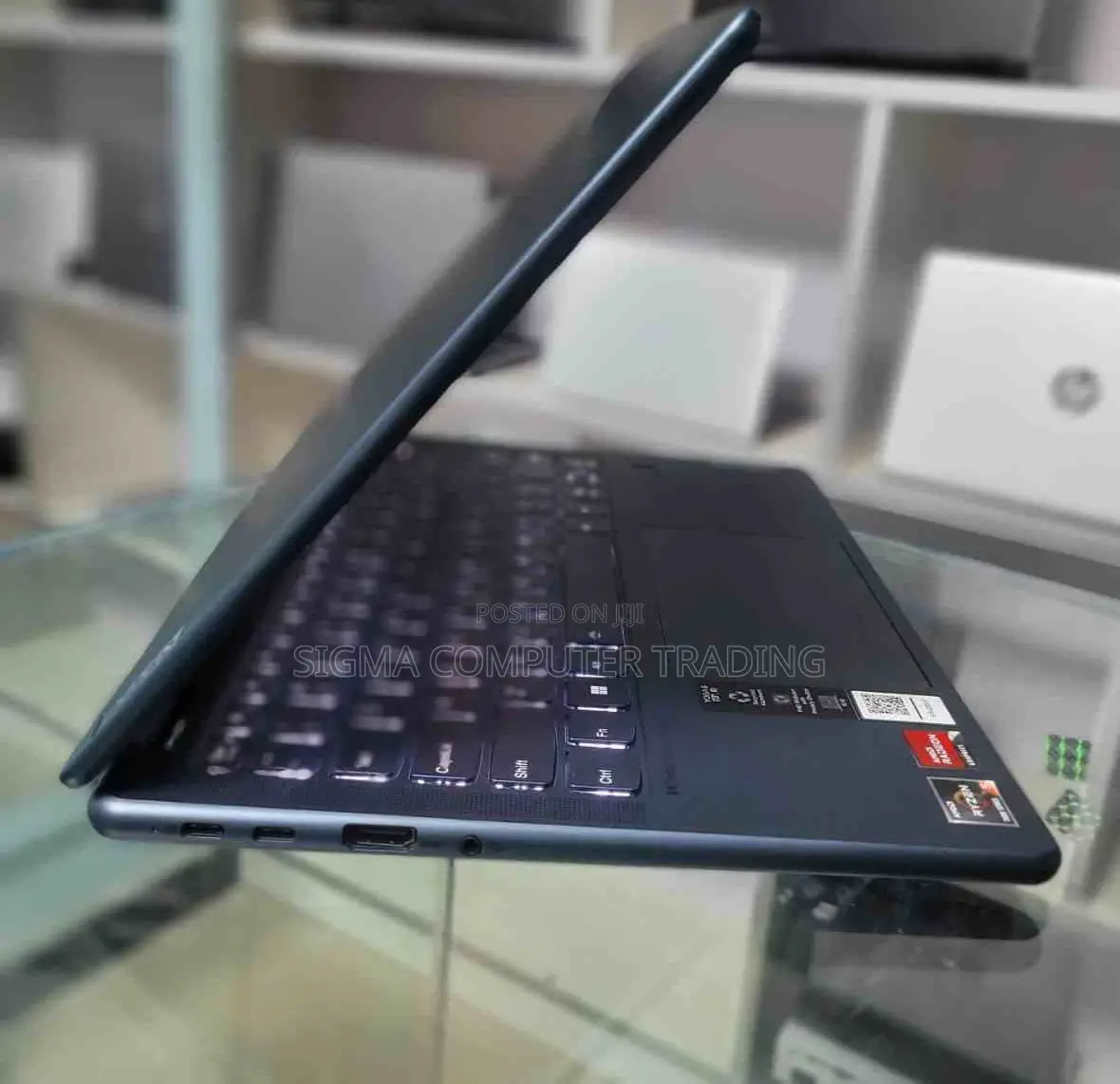 New Laptop Lenovo Yoga 700 16GB AMD Ryzen 5 SSD 512GB