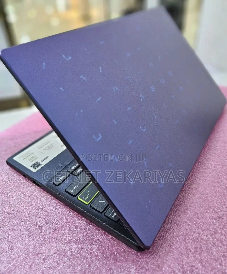 New Laptop Asus VivoBook 15 X505BA 4GB Intel Core M SSD 256GB