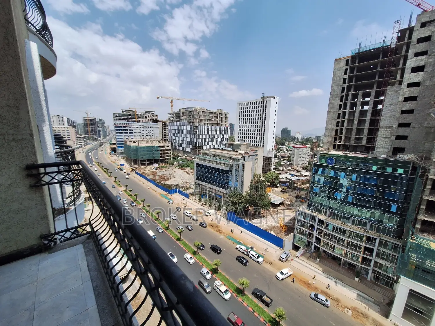 Furnished 4bdrm Apartment in Kirkos for rent