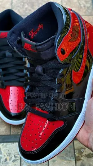 Photo - Air Jordan Retro Red