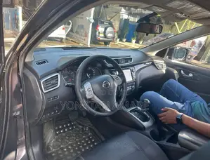 Nissan Qashqai 2017 Burgundy